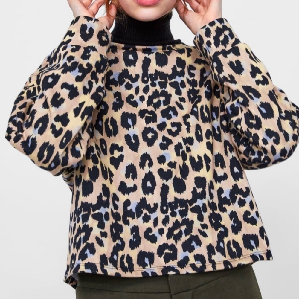 Zara Leopard print cropped sweatshirt  size small